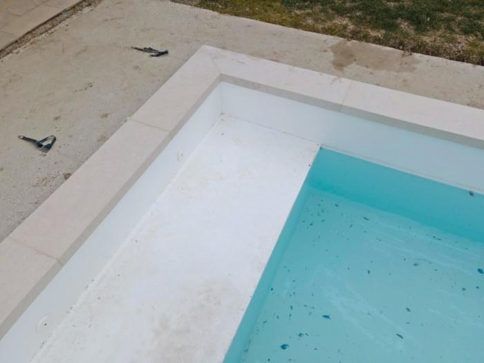 Trabajo de impermeabilización y reparación de piscina en Valencia